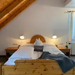 Ansitz Wirtsgut - Familienappartements In Den Bergen Appartement