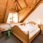Ansitz Wirtsgut - Familienappartements In Den Bergen *