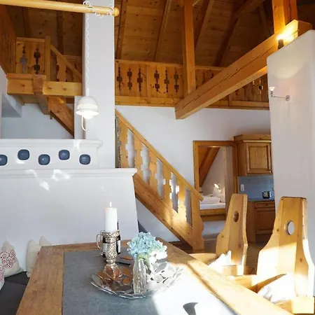 أنسيتز فيرتسغوت - فاميليان أبارتمنتس ان دي بيرغن ليوغانغ