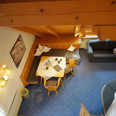 Ansitz Wirtsgut - Familienappartements In Den Bergen 아파트 *