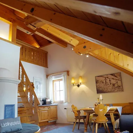 Ansitz Wirtsgut - Familienappartements In Den Bergen 아파트 레오강