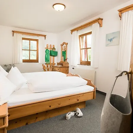 Ansitz Wirtsgut - Familienappartements In Den Bergen * Leogang