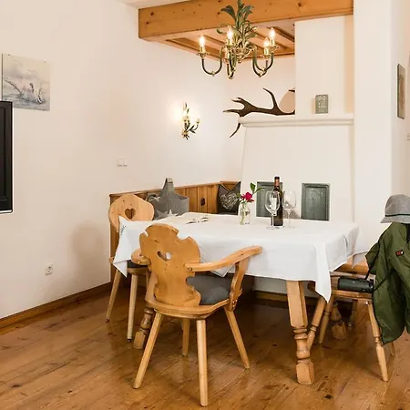 Ansitz Wirtsgut - Familienappartements In Den Bergen