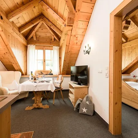 شقة أنسيتز فيرتسغوت - فاميليان أبارتمنتس ان دي بيرغن