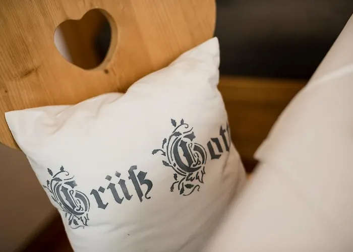 Ansitz Wirtsgut - Familienappartements In Den Bergen 레오강